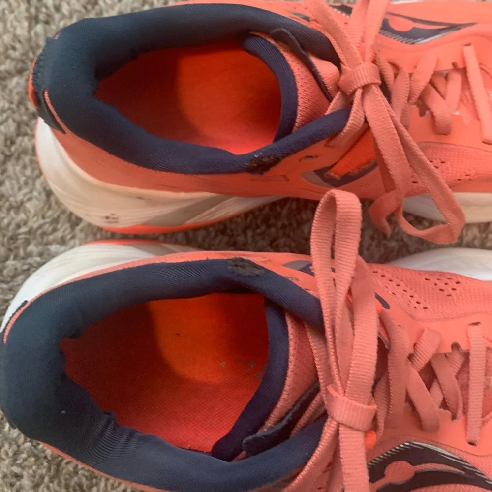 Saucony coral orange running‎ shoes size 7.5 workout walking gym comfort shoes